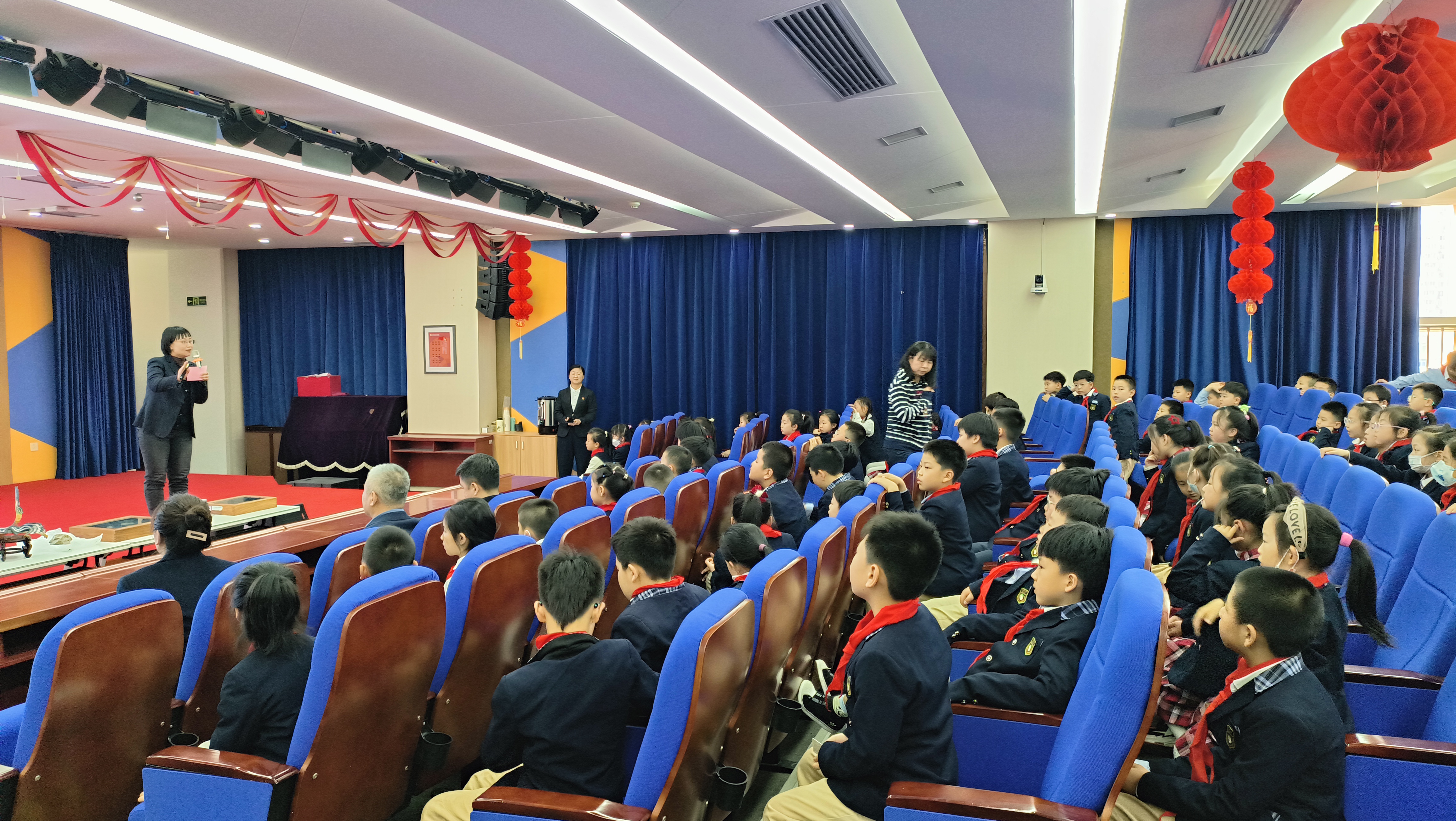 西北大学博物馆党支部党员先锋队开展科普活动