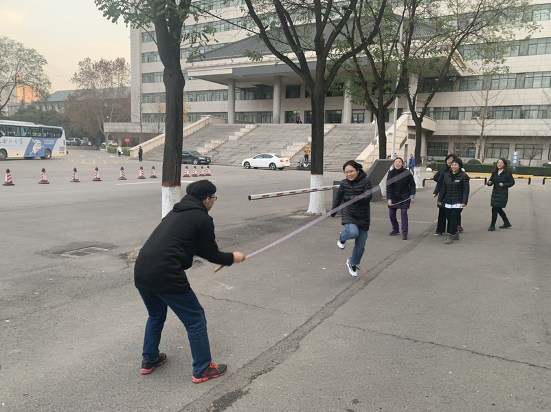 博物馆举办跳大绳比赛