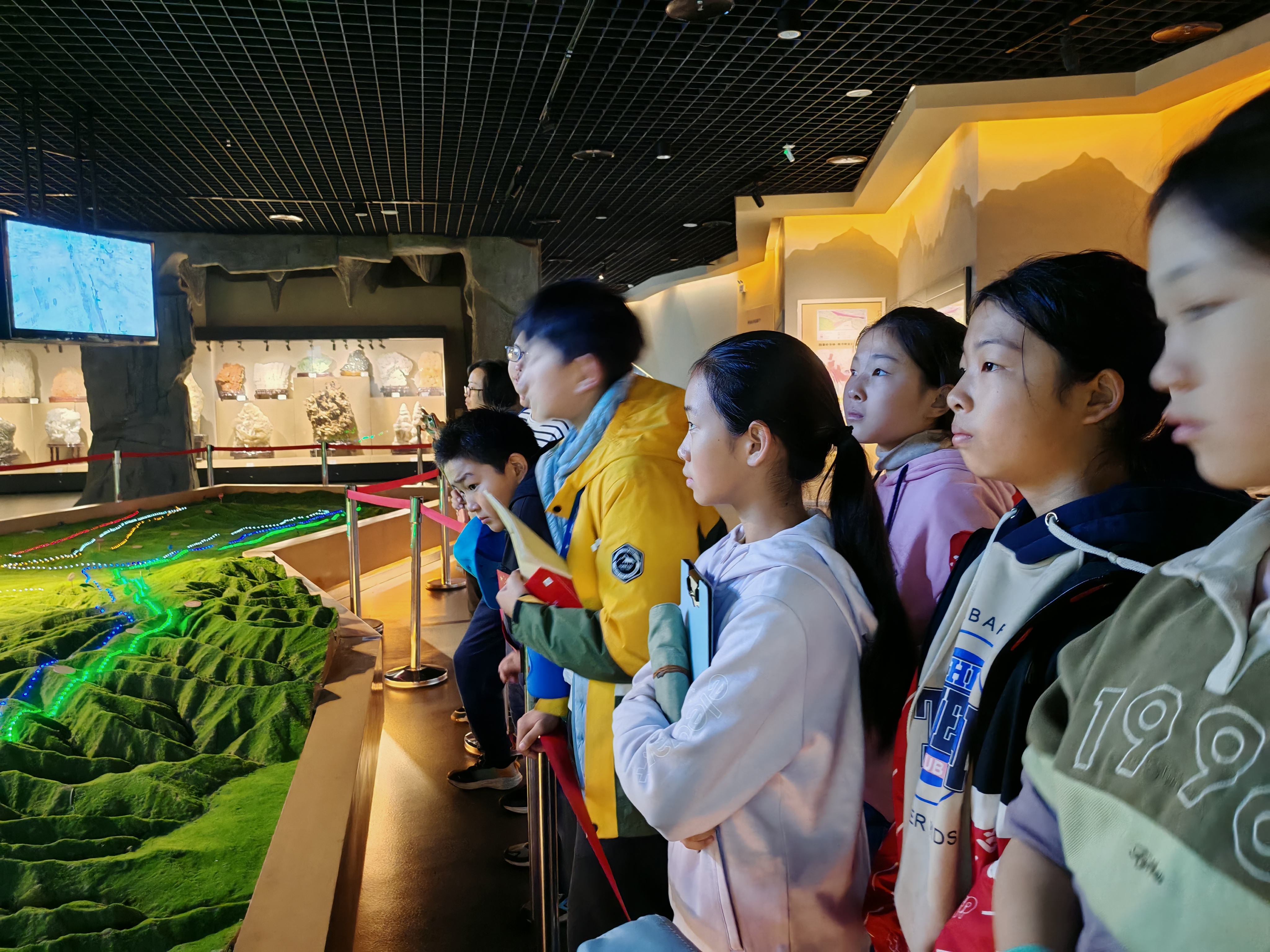 长安?子裕小学来我馆参加研学活动